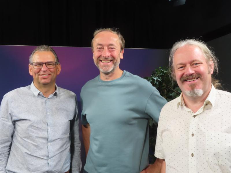Kris Tuyteleers (DNS Be), Tommy Gontie (moderator), Jurgen Gaeremyn (BeLibre)